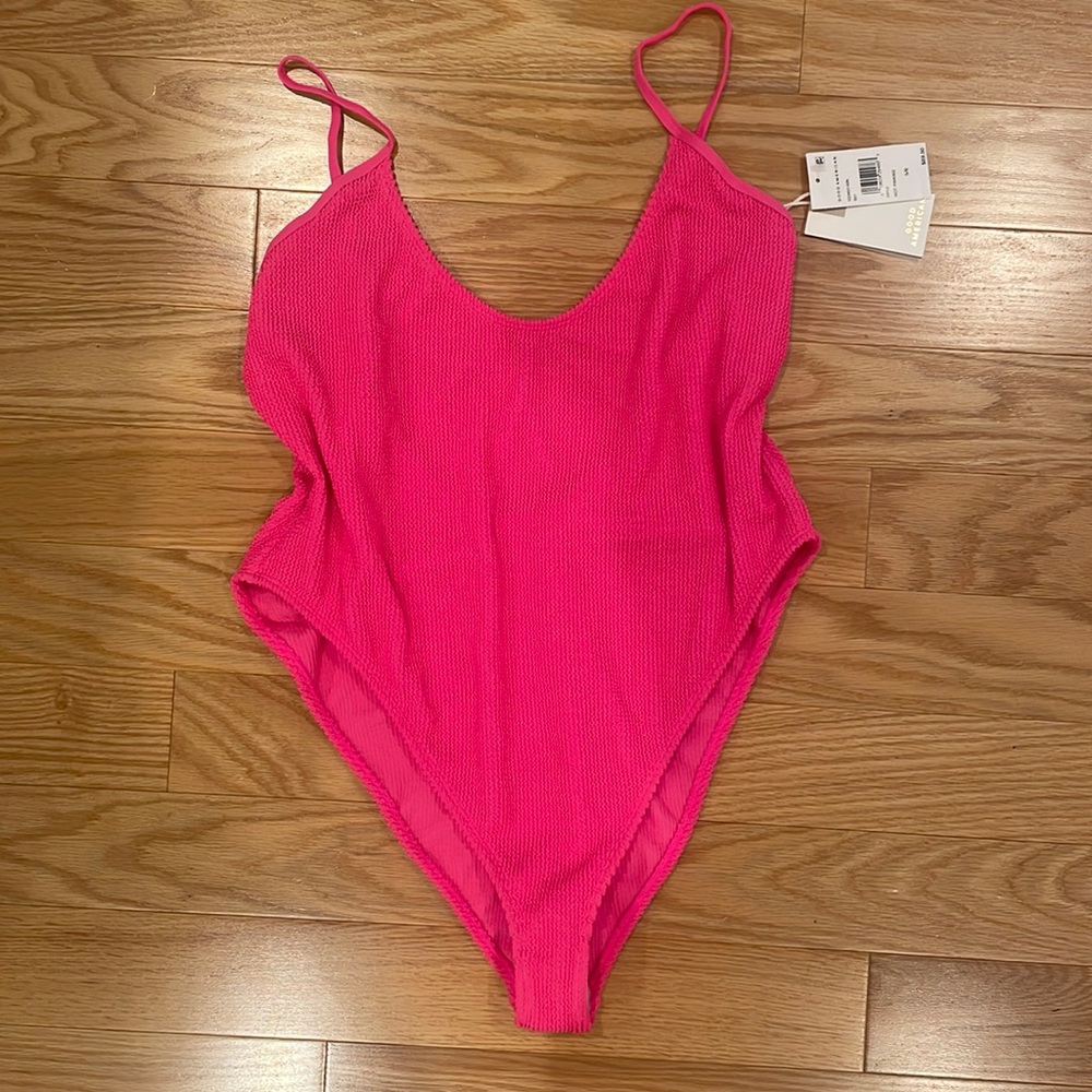 Ribbed Good American Always Fits hot pink one piece swim suit size 5/6 NWT